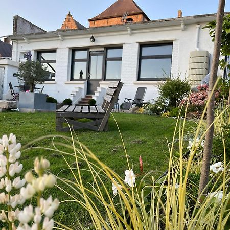 Le Petit Paradis Cassel Exteriör bild